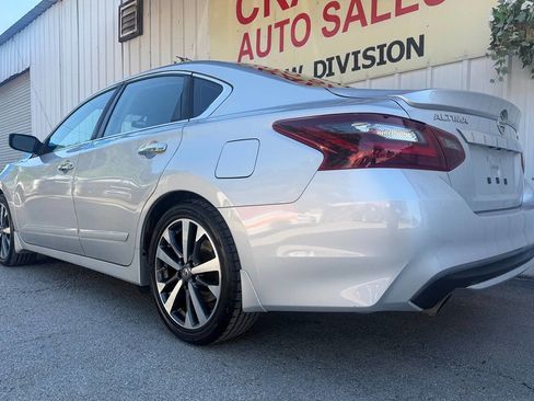 Used 2017 Nissan Altima 2.5 SR FWD image 11