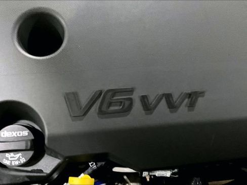 Used 2023 Chevrolet Traverse LT image 27