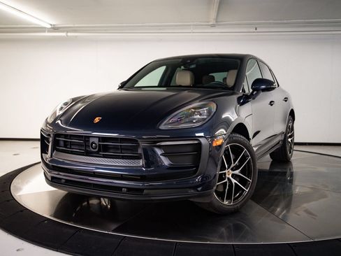 Certified 2023 Porsche Macan AWD/4WD image 1