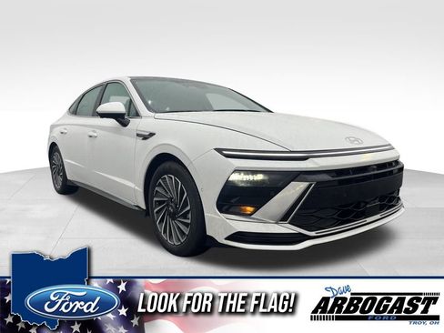 Used 2024 Hyundai Sonata Limited image 1