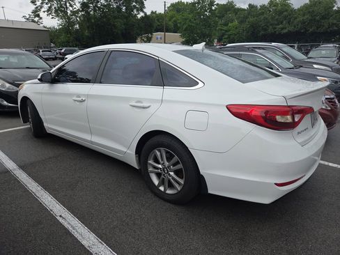Used 2015 Hyundai Sonata SE FWD image 4