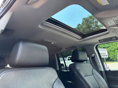Used 2020 GMC Yukon XL SLT AWD/4WD image 14