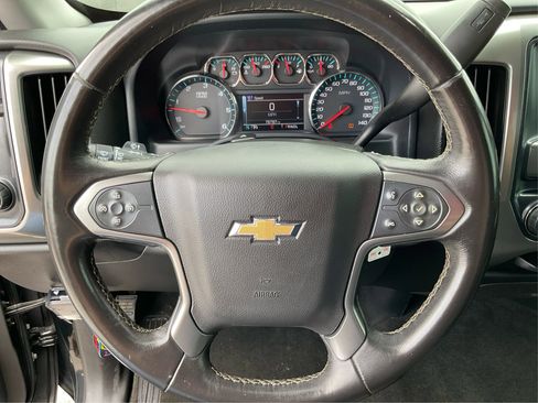 Used 2018 Chevrolet Silverado 1500 LT w/ LT Eassist Package AWD/4WD image 17
