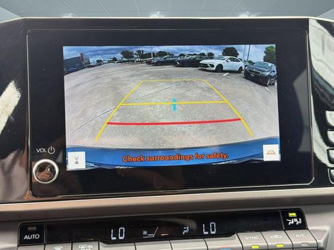 Used 2025 Toyota Camry SE image 24