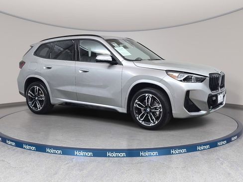 Used 2026 BMW X1 xDrive28i w/ M Sport Package AWD/4WD image 4