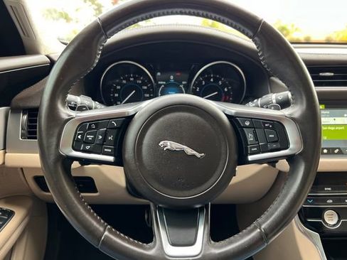 Used 2020 Jaguar XF Prestige image 26