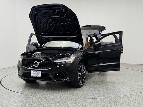 Certified 2023 Volvo XC60 B5 Ultimate w/ Climate Package AWD/4WD image 9