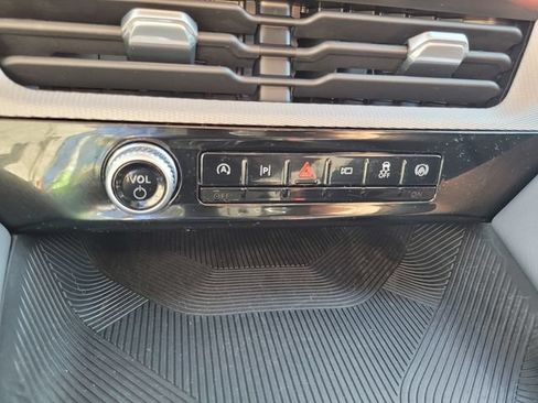 Used 2026 Ford Explorer Active AWD/4WD image 23