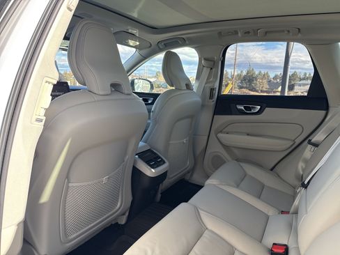 New 2026 Volvo XC60 B5 Ultra w/ Climate Package image 10
