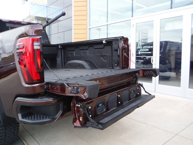 Used 2024 GMC Sierra 3500 Denali AWD/4WD image 27