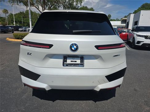 Used 2025 BMW iX xDrive50 AWD/4WD image 4