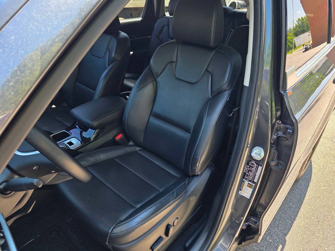 Used 2023 Kia Telluride S AWD/4WD image 13