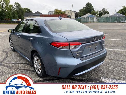 Used 2020 Toyota Corolla LE image 3