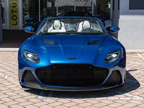 Used 2022 Aston Martin DBS Superleggera Volante RWD image 36