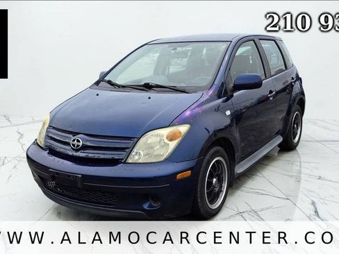 Used 2005 Scion xA FWD image 1