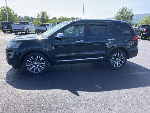 Used 2017 Ford Explorer Platinum AWD/4WD image 4