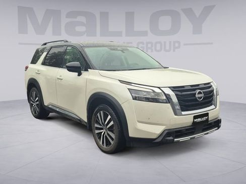 Used 2024 Nissan Pathfinder Platinum AWD/4WD image 7