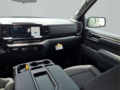 Used 2025 Chevrolet Silverado 1500 LT AWD/4WD image 9