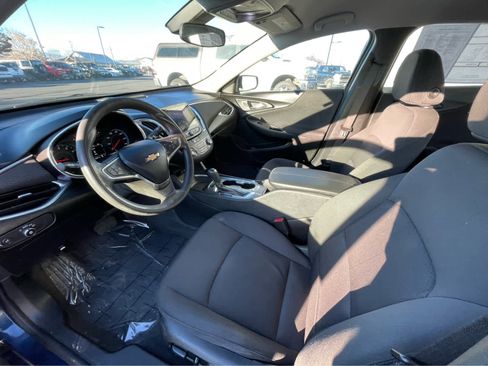 Used 2020 Chevrolet Malibu LT image 2