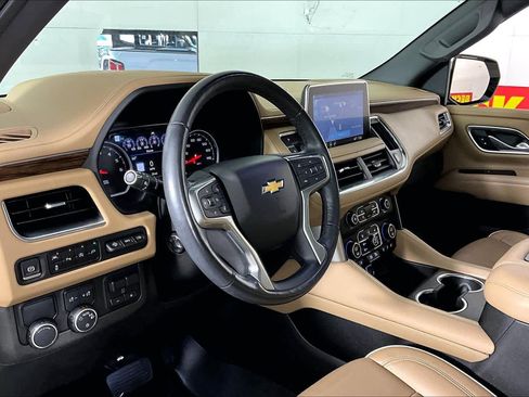 Used 2021 Chevrolet Tahoe Premier w/ Premium Package image 16