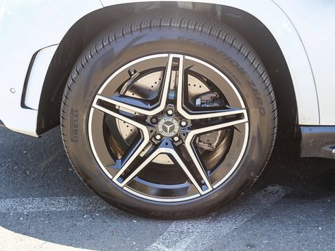 Certified 2023 Mercedes-Benz GLS 580 4MATIC image 9