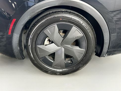 Used 2024 Toyota Prius LE FWD image 11