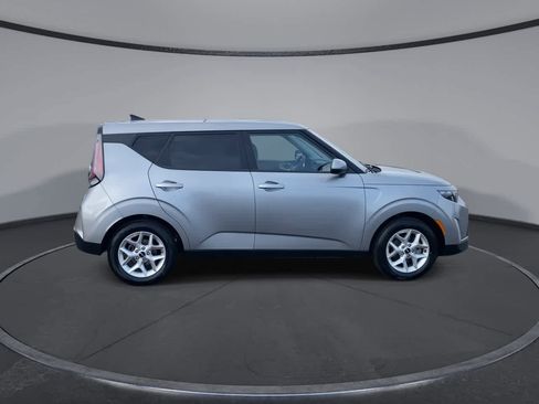 Used 2024 Kia Soul LX w/ Option Group 015 image 9