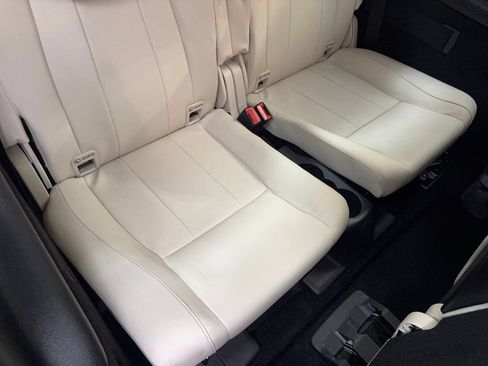 Used 2022 Mercedes-Benz GLB 250 image 40