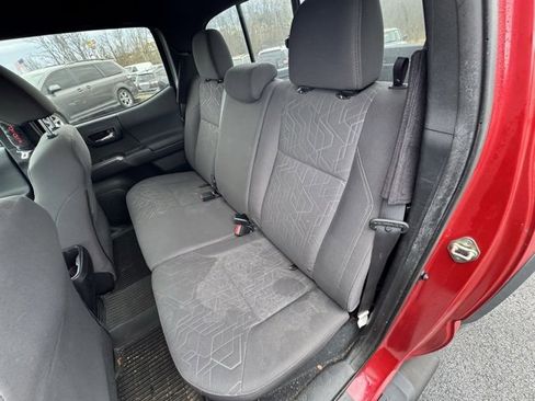 Used 2016 Toyota Tacoma TRD Off-Road image 11