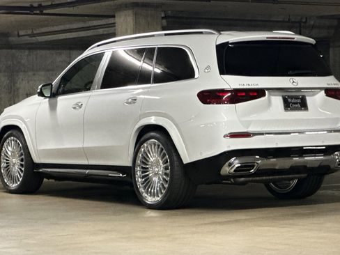 New 2026 Mercedes-Benz Maybach GLS 600 4MATIC image 3