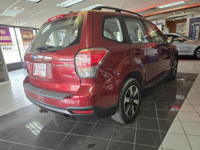 Used 2018 Subaru Forester 2.5i w/ Alloy Wheel Package AWD/4WD image 4