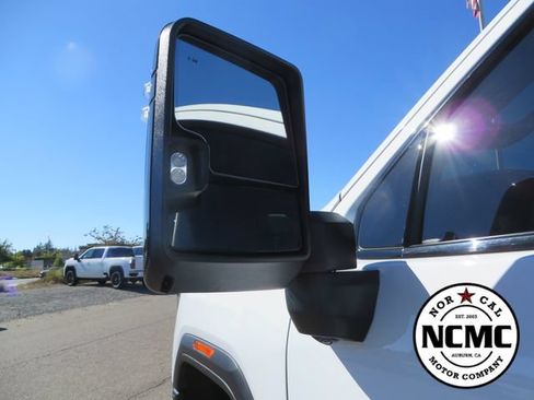 Used 2025 GMC Sierra 2500 AT4 AWD/4WD image 19