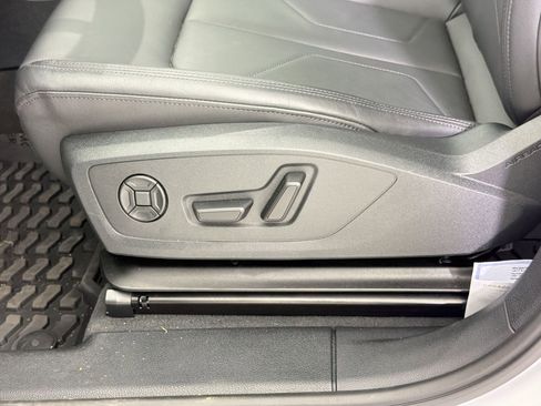 Certified 2025 Audi Q3 2.0T Premium image 14