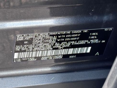 Used 2025 Toyota RAV4 XLE AWD/4WD image 36