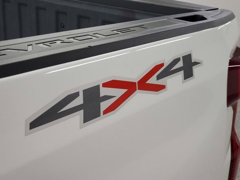 Used 2022 Chevrolet Silverado 1500 LT image 26