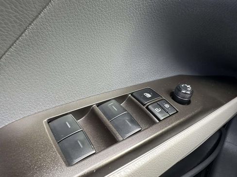 Used 2023 Toyota Camry SE image 32