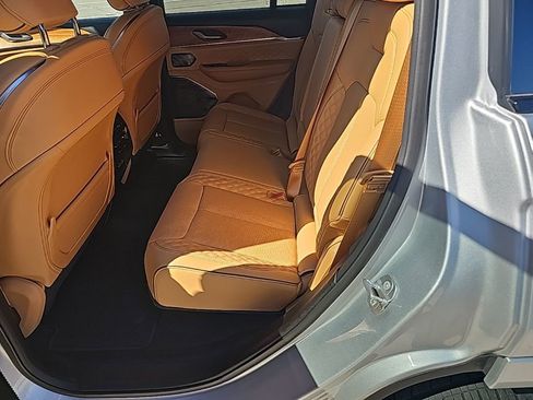 Certified 2025 Jeep Grand Cherokee Summit image 20