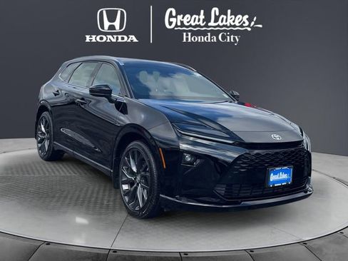 Used 2025 Toyota Crown Signia w/ Advanced Technology Package image 1