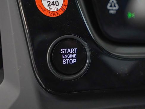 Certified 2025 Porsche Cayenne Turbo image 25