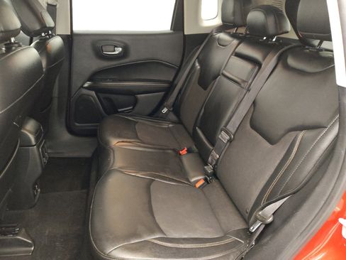 Used 2018 Jeep Compass Latitude w/ Popular Equipment Group FWD image 18