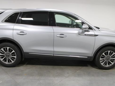 Used 2023 Lincoln Nautilus Reserve FWD image 11