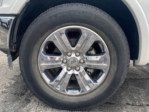 Used 2019 Ford F150 King Ranch w/ Equipment Group 601A Luxury AWD/4WD image 9