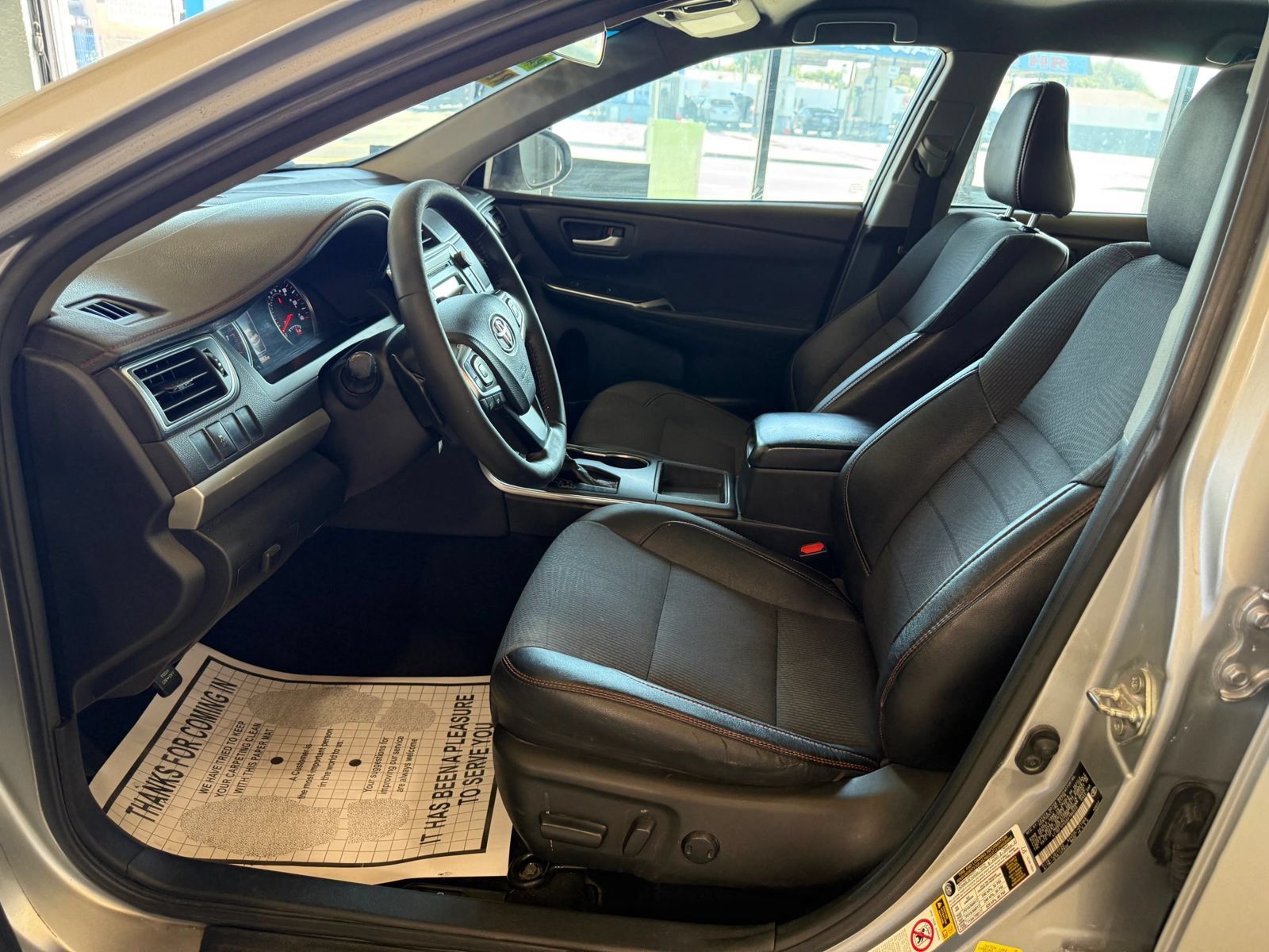 Used 2016 Toyota Camry SE FWD image 9