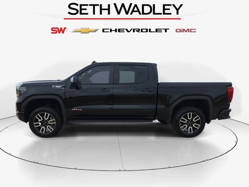 Used 2024 GMC Sierra 1500 AT4 w/ Technology Package AWD/4WD image 4