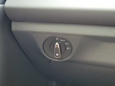 Certified 2025 Volkswagen Jetta S FWD image 17