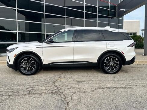 Used 2025 Lincoln Nautilus Premier w/ Equipment Group 102A AWD/4WD image 8