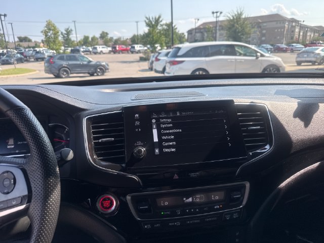 Certified 2025 Honda Passport Black Edition image 14