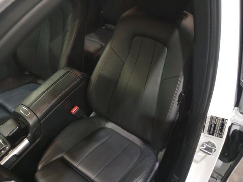 Used 2021 Mercedes-Benz GLB 250 image 34