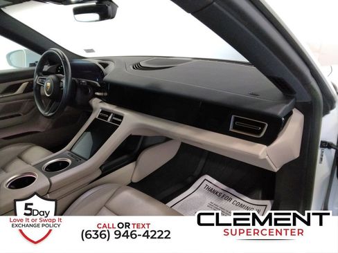 Used 2022 Porsche Taycan image 40