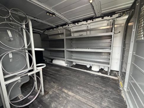 Used 2019 GMC Savana 2500 w/ Driver Convenience Package image 5